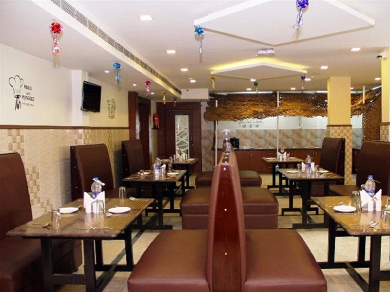 Poppys S.E.T Residency Hotel Kumbakonam Bagian luar foto