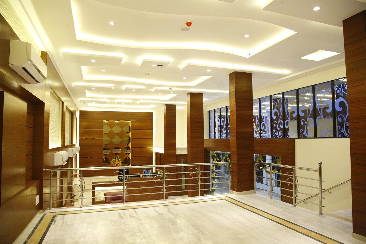 Poppys S.E.T Residency Hotel Kumbakonam Bagian luar foto