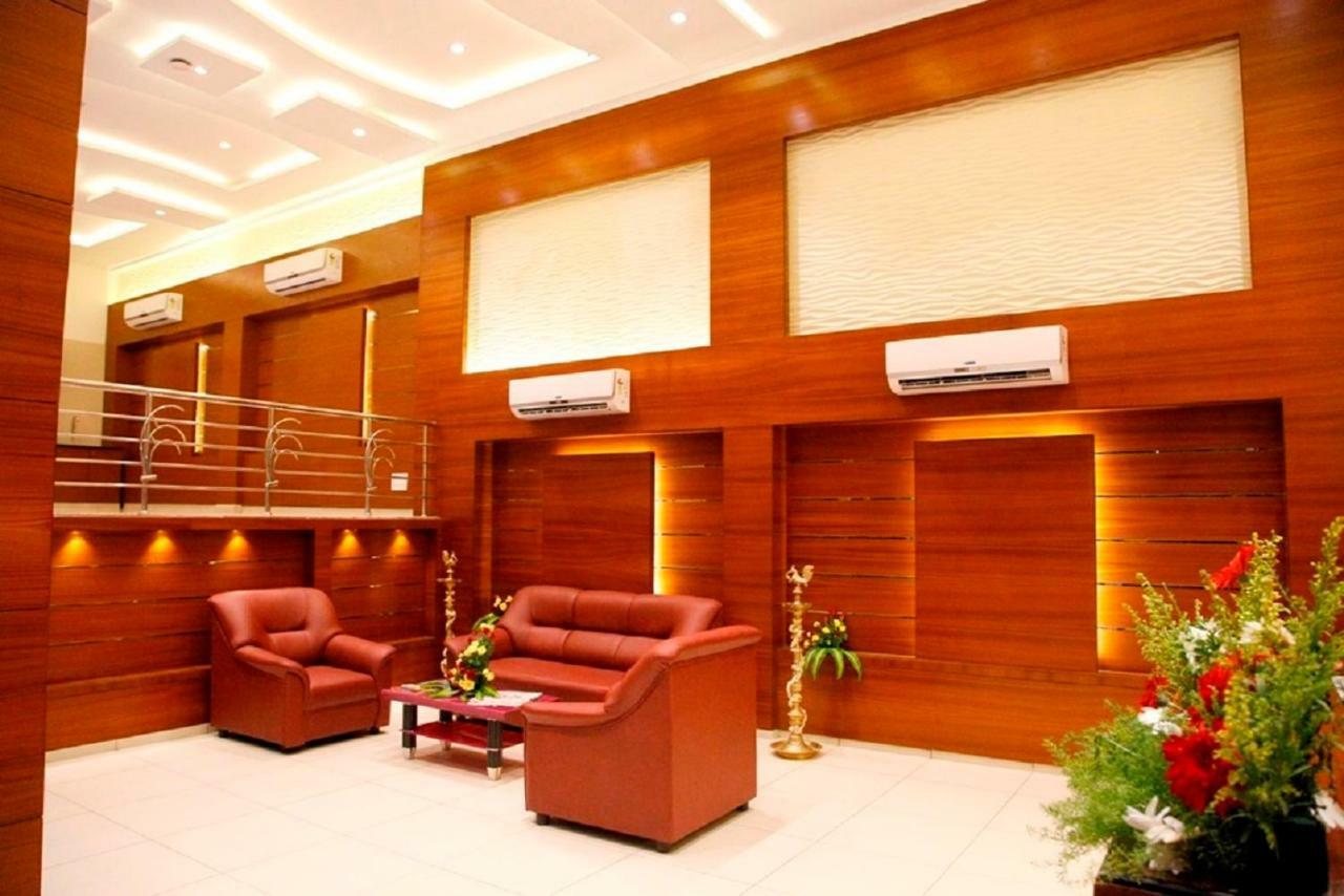Poppys S.E.T Residency Hotel Kumbakonam Bagian luar foto